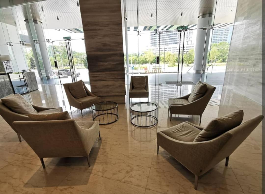 Almas Suites Poolview Netflix 100Mbps Bystay Nusajaya  Kültér fotó